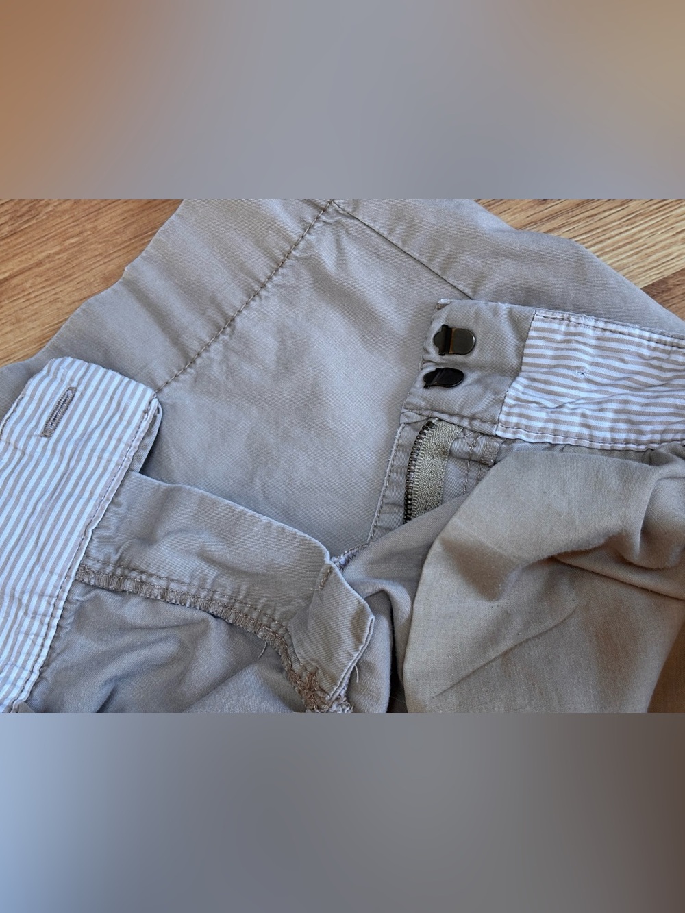 Ann Taylor Loft Women’s Chino Shorts Size Beige Tan w/Pockets Belt Loops Size 8 - Picture 7 of 7